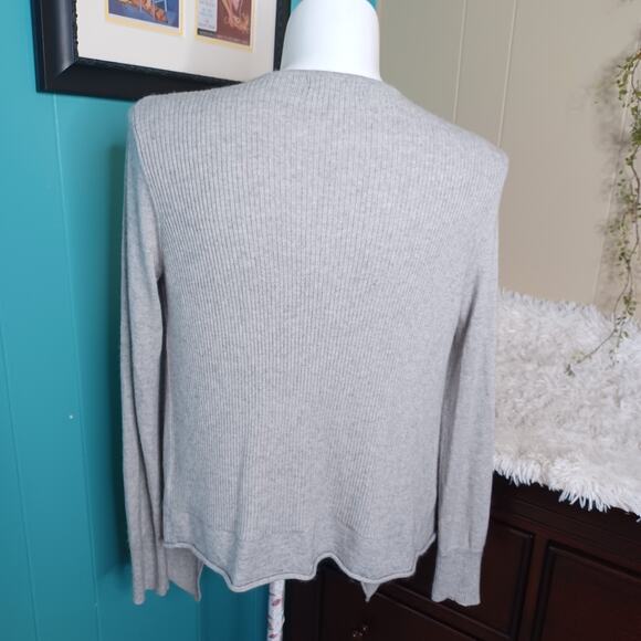 Michael Kors Long Sleeve Knit Cozy Cardigan Light Sweater Gray Waterfall Size M - Picture 3 of 7